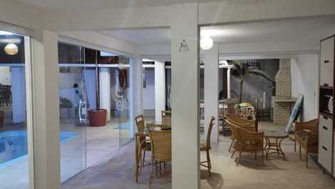 Beautiful house close to the beach with leisure area and spacious pool