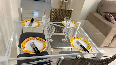 Para 10 personas, 03 habitaciones con aire acondicionado y ventilador, garaje.