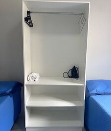 Hasta 10 personas, cerca de centro comercial, aire acondicionado, garaje.