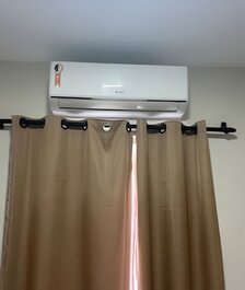 Close to shopping mall, for 10 people, air conditioning and garage