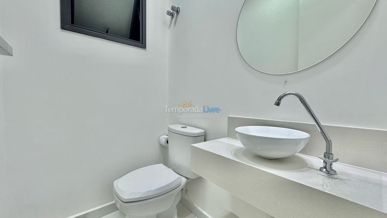 Apartamento para aluguel de temporada em Bombinhas (Canto Grande)