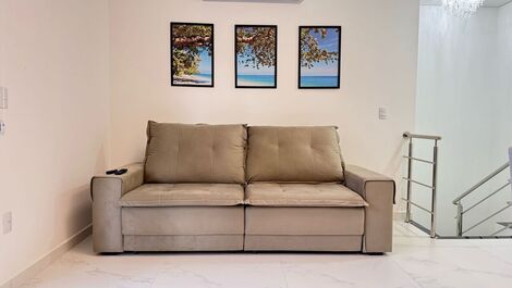 Cobertura Duplex com Piscina a Poucos Metros do Mar