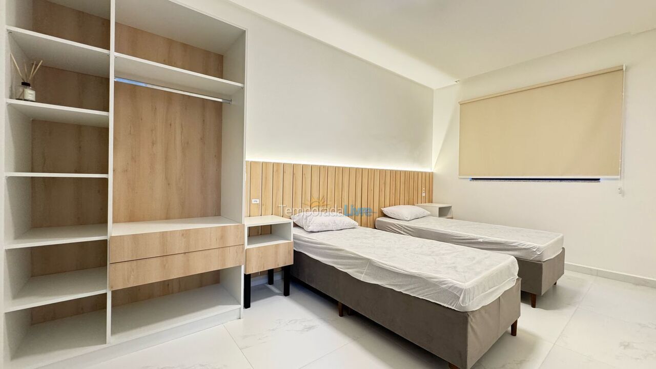 Apartamento para aluguel de temporada em Bombinhas (Canto Grande)