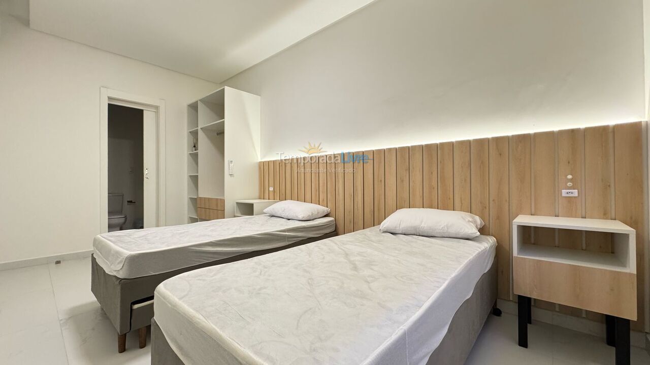 Apartamento para aluguel de temporada em Bombinhas (Canto Grande)