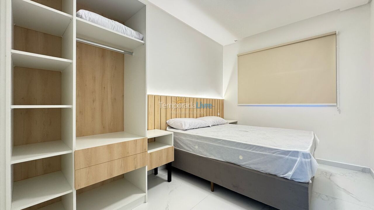 Apartamento para aluguel de temporada em Bombinhas (Canto Grande)