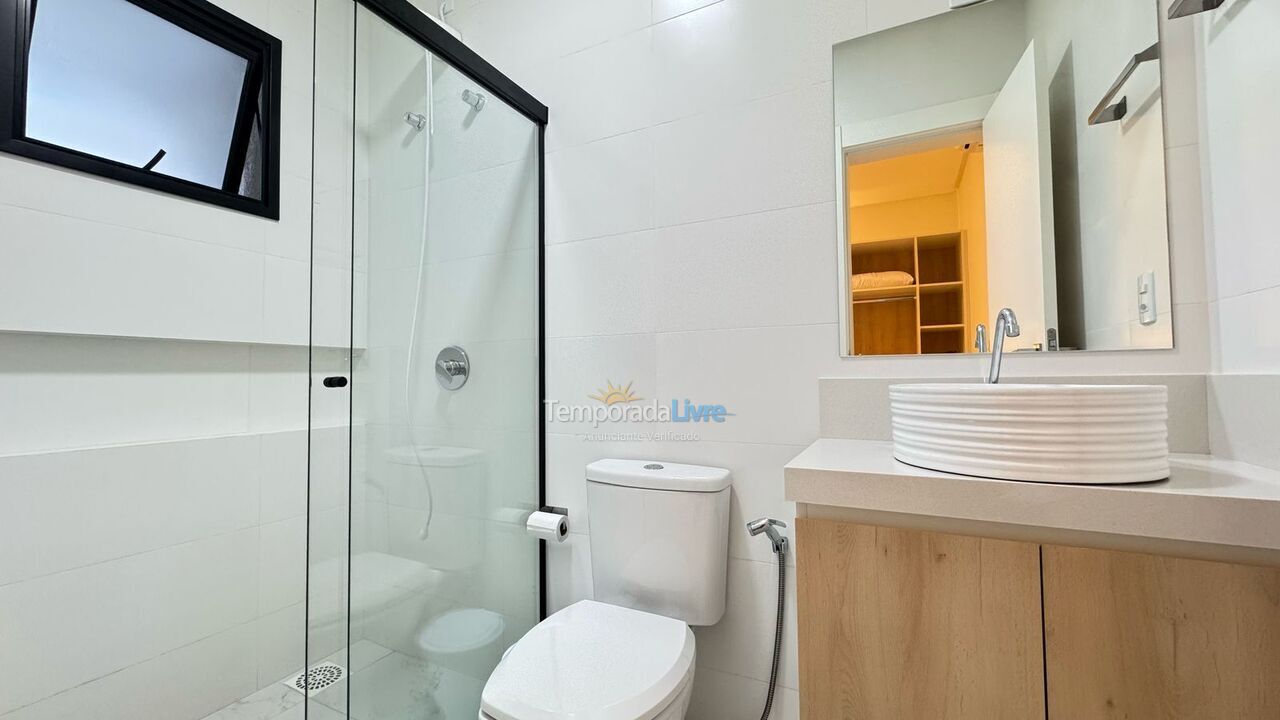 Apartamento para aluguel de temporada em Bombinhas (Canto Grande)