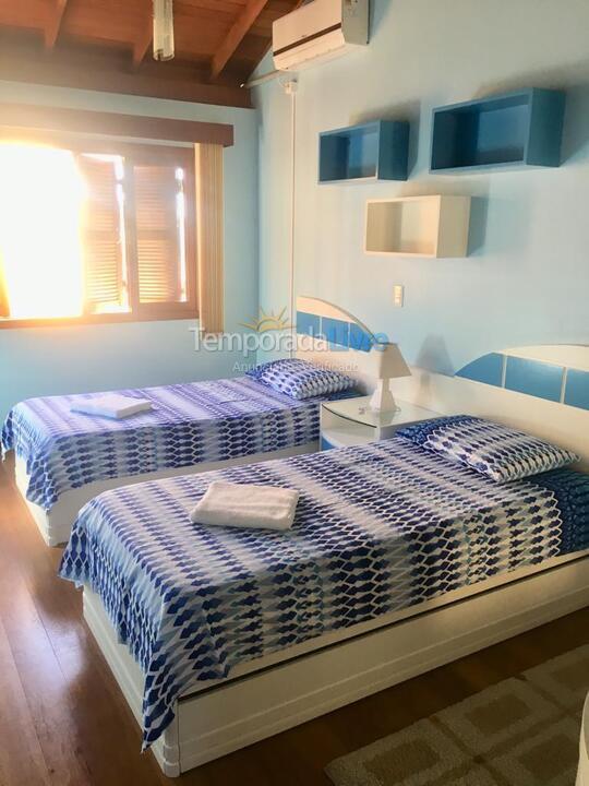 Casa para aluguel de temporada em Florianópolis (Barra da Lagoa)