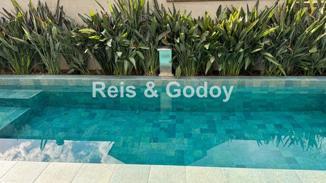 LINDA MODERNA 400m PRAIA DE JURERE INTERNACIONAL