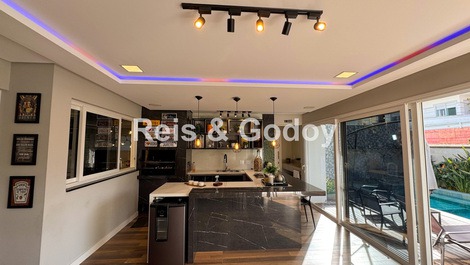 LINDA MODERNA 400m PRAIA DE JURERE INTERNACIONAL