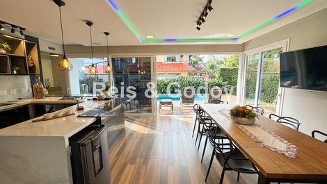 LINDA MODERNA 400m PRAIA DE JURERE INTERNACIONAL