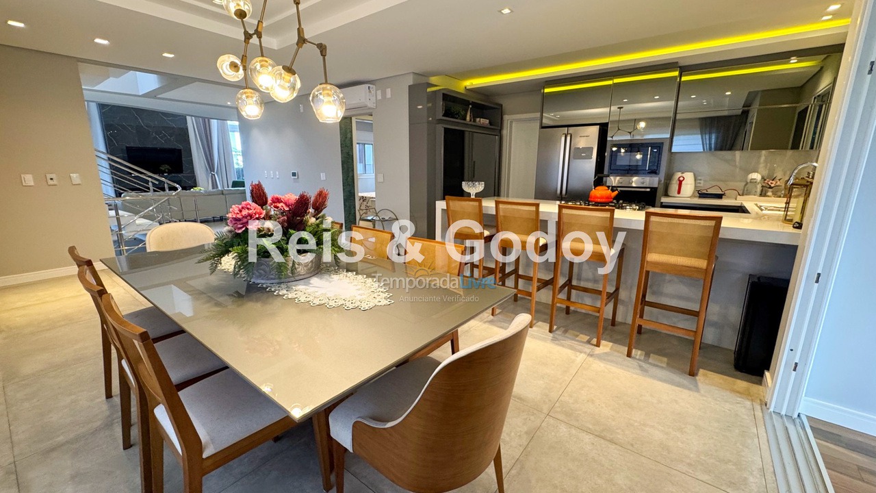 Casa para aluguel de temporada em Florianopolis (Jurerê Internacional)