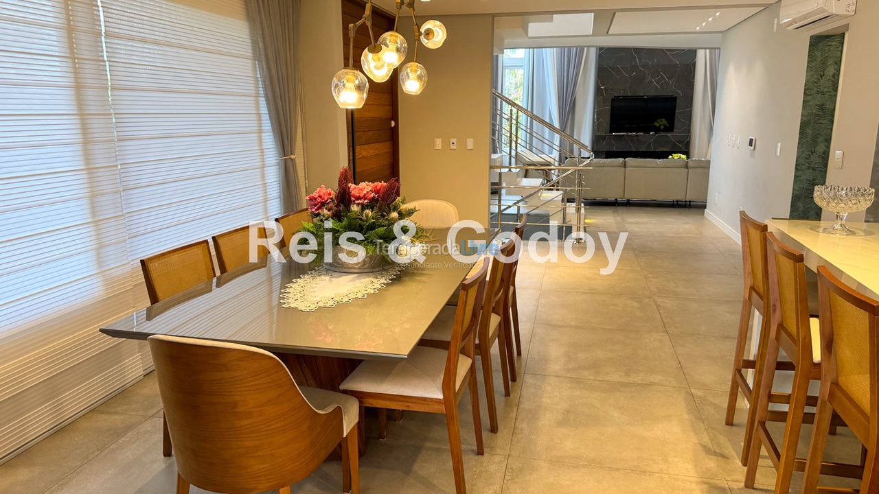 Casa para aluguel de temporada em Florianopolis (Jurerê Internacional)