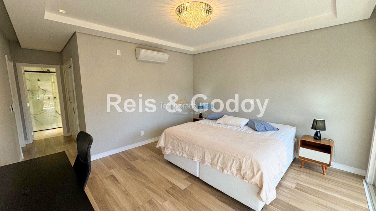 Casa para aluguel de temporada em Florianopolis (Jurerê Internacional)