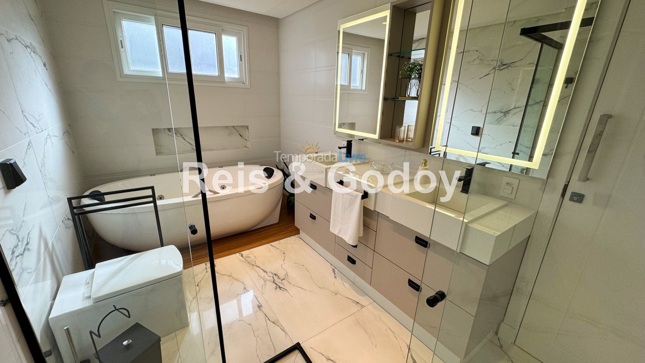 Casa para aluguel de temporada em Florianopolis (Jurerê Internacional)