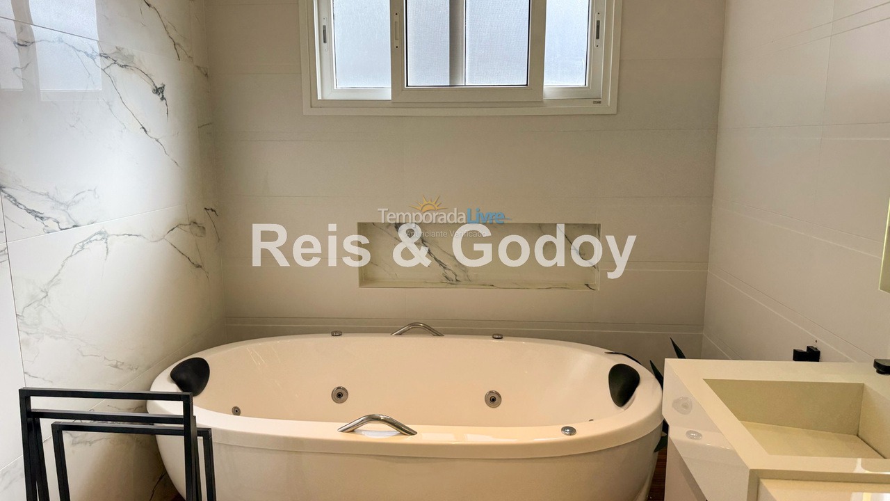 Casa para aluguel de temporada em Florianopolis (Jurerê Internacional)