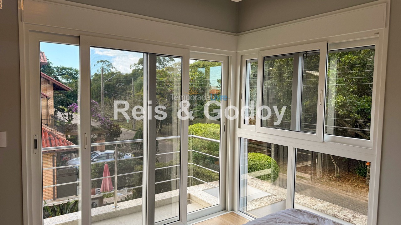 Casa para aluguel de temporada em Florianopolis (Jurerê Internacional)