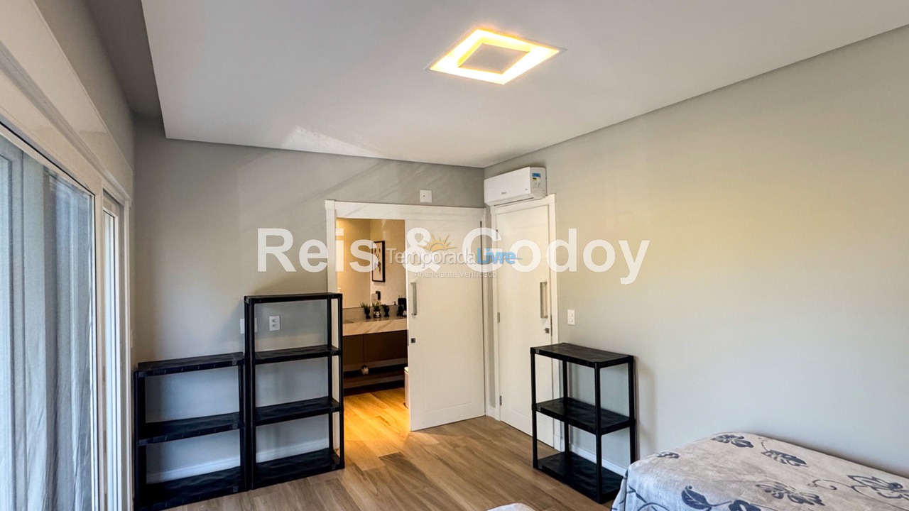 Casa para aluguel de temporada em Florianopolis (Jurerê Internacional)