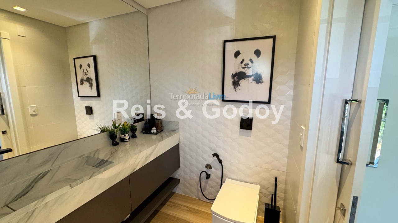 Casa para aluguel de temporada em Florianopolis (Jurerê Internacional)