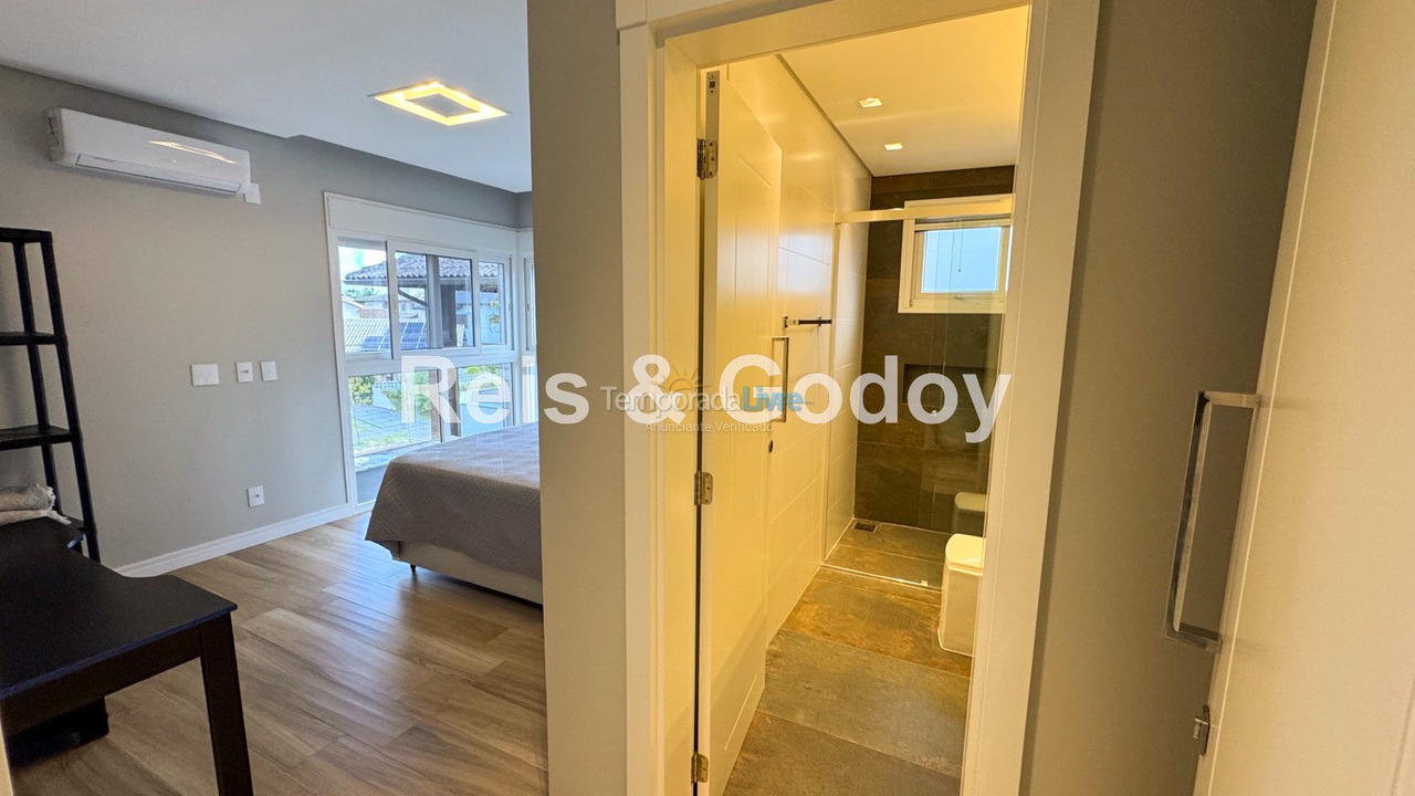 Casa para aluguel de temporada em Florianopolis (Jurerê Internacional)