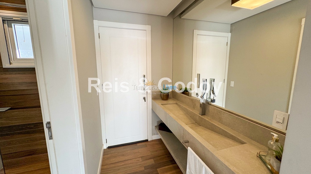 Casa para aluguel de temporada em Florianopolis (Jurerê Internacional)