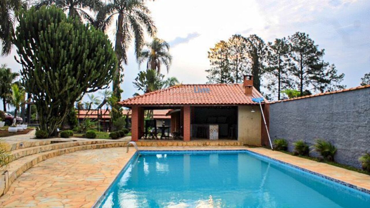 Chácara / sítio para aluguel de temporada em Mairinque (Moreiras)