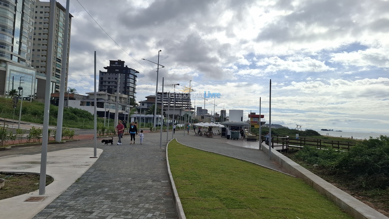 Apartamento para aluguel de temporada em Balneário Piçarras (Itacolomi)