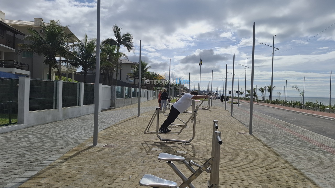 Apartamento para aluguel de temporada em Balneário Piçarras (Itacolomi)