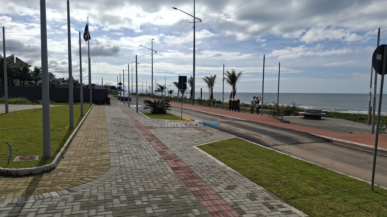 Apartamento para aluguel de temporada em Balneário Piçarras (Itacolomi)