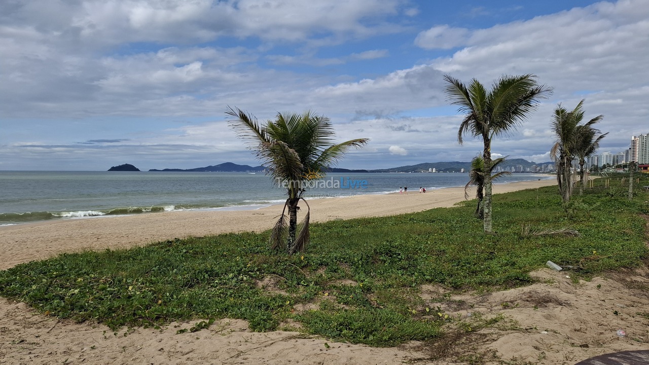 Apartamento para aluguel de temporada em Balneário Piçarras (Itacolomi)