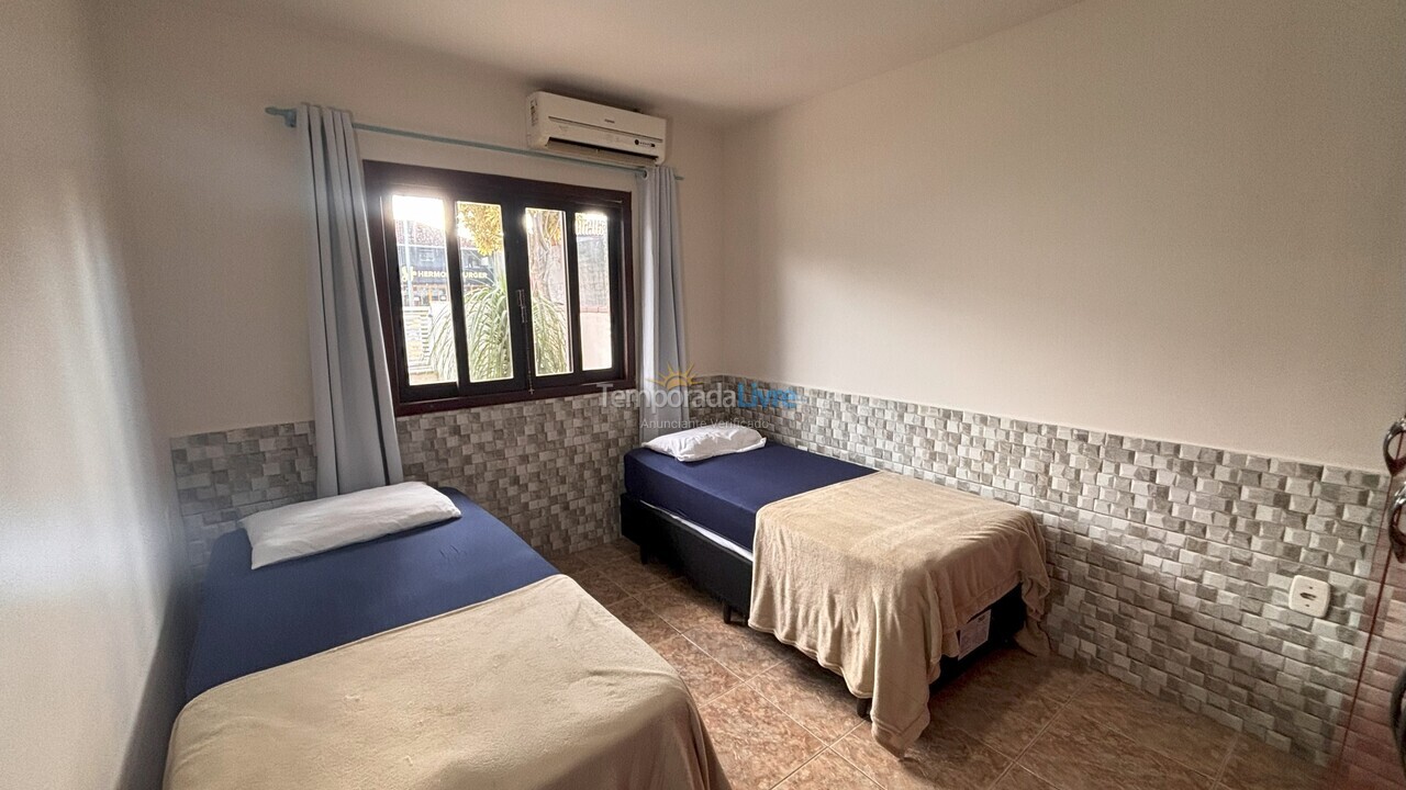 Casa para alquiler de vacaciones em Bombinhas (Praia de Bombas)