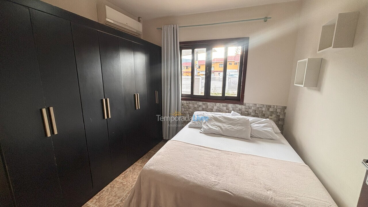 Casa para alquiler de vacaciones em Bombinhas (Praia de Bombas)