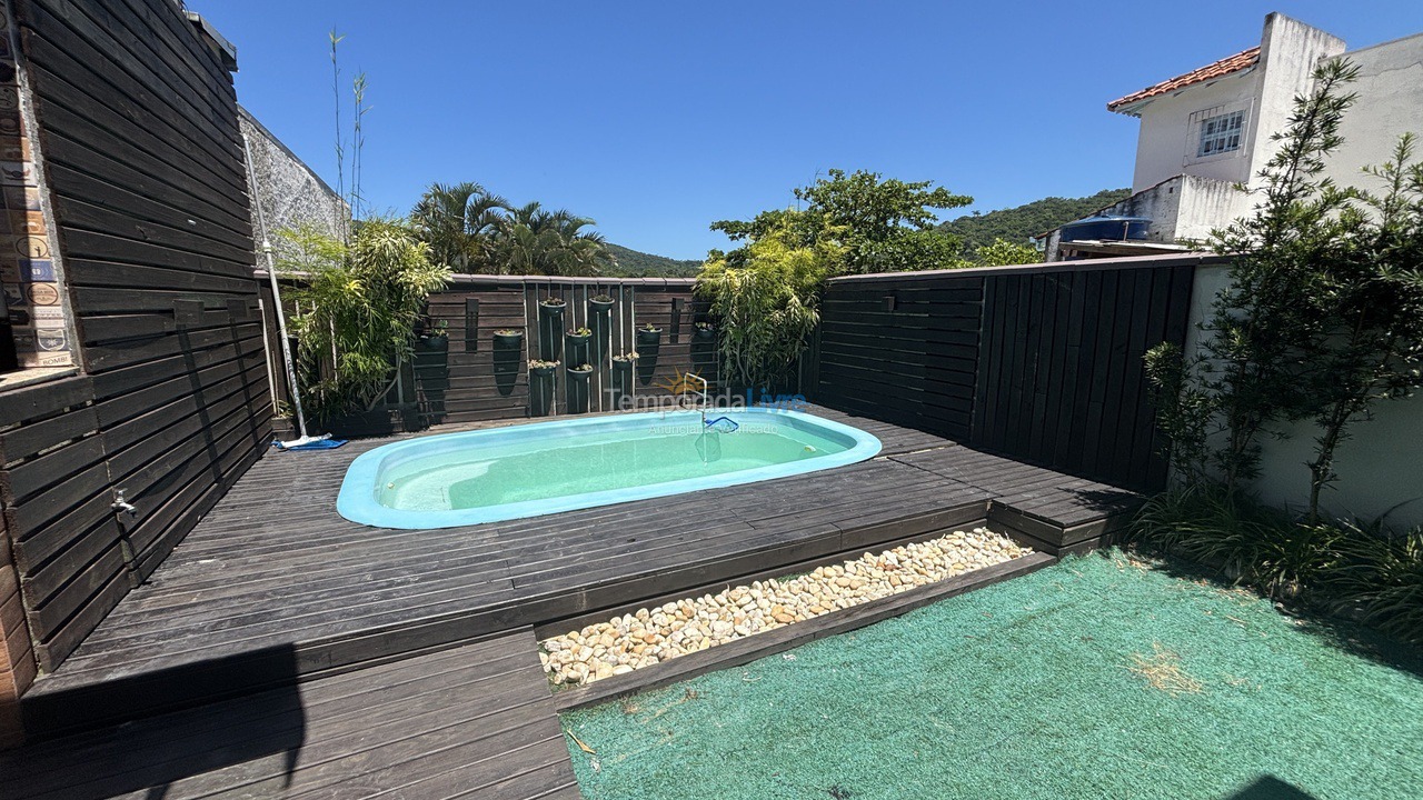 Casa para alquiler de vacaciones em Bombinhas (Praia de Bombas)