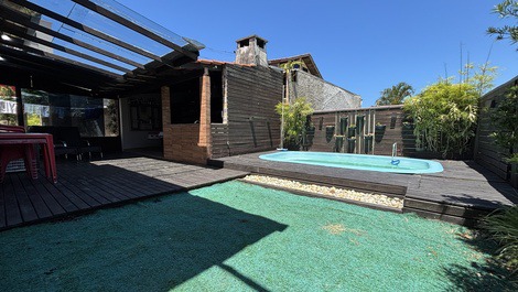 Alquiler vacacional en Bombas – Casa con piscina