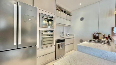 Ático de alta gama finamente decorado entre dos mares