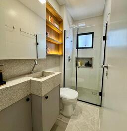 ¡Tu escapada a la playa! Apartamento con 3 suites a 100 metros del mar.