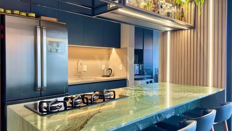 Ático dúplex con jacuzzi, piscina y vistas al mar