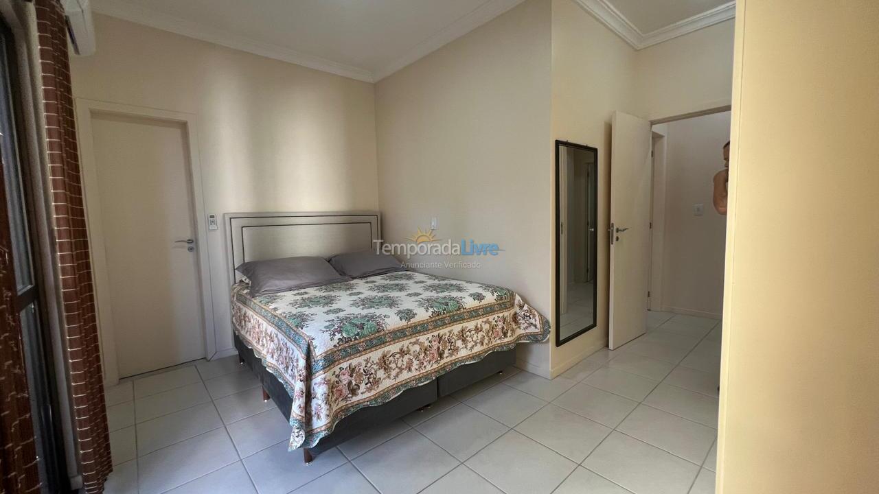 Apartment for vacation rental in Itapema (Meia Praia)