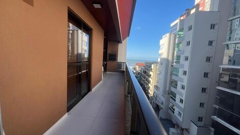 Quadra mar a 100 metros da areia