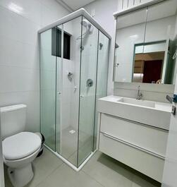 Apartamento Térreo na Praia com Piscina Aquecida