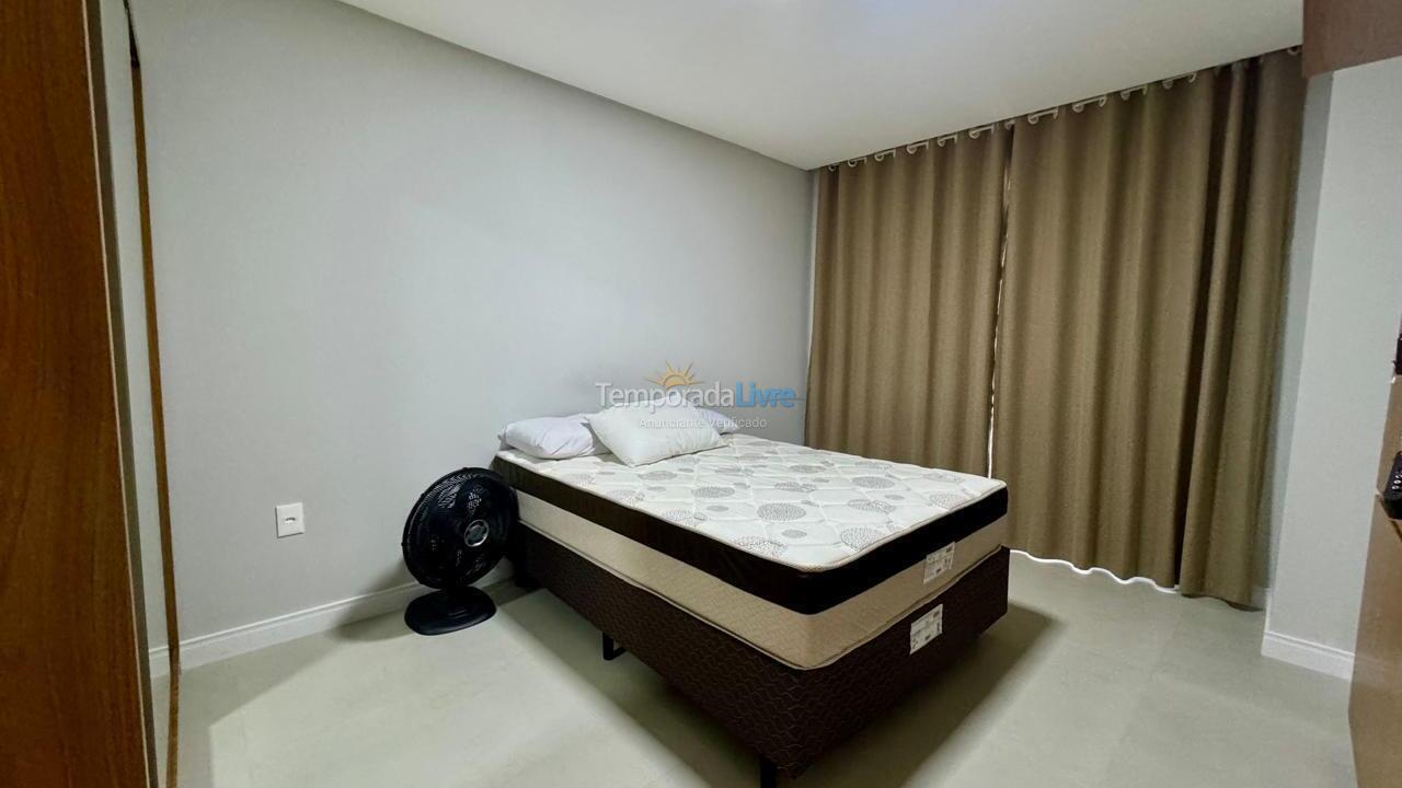 Apartamento para aluguel de temporada em Bombinhas (Canto Grande)