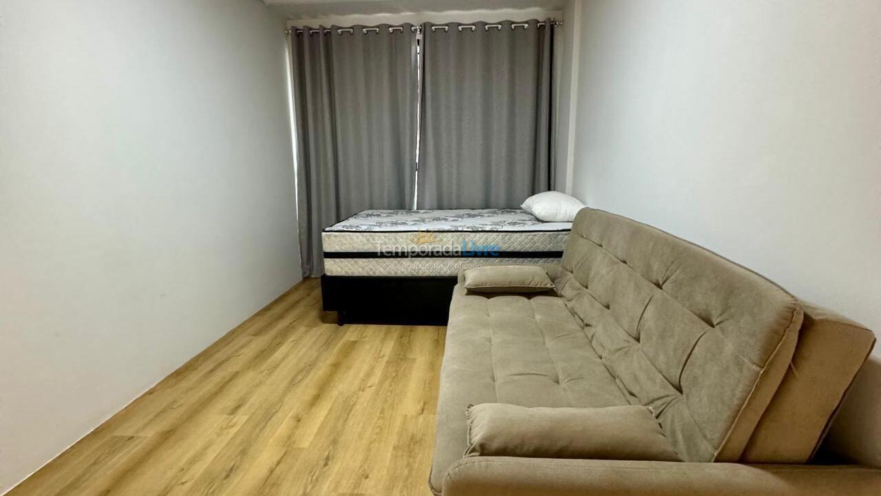 Apartamento para aluguel de temporada em Bombinhas (Canto Grande)