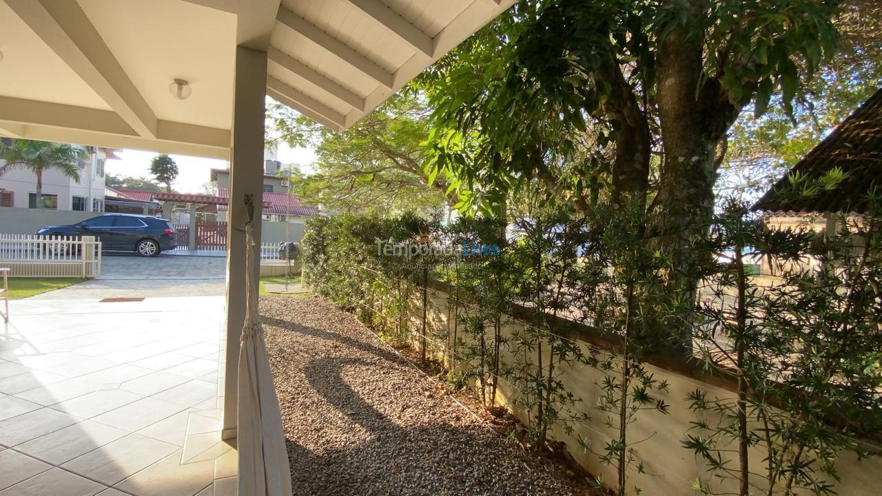 House for vacation rental in Bombinhas (Canto Grande)