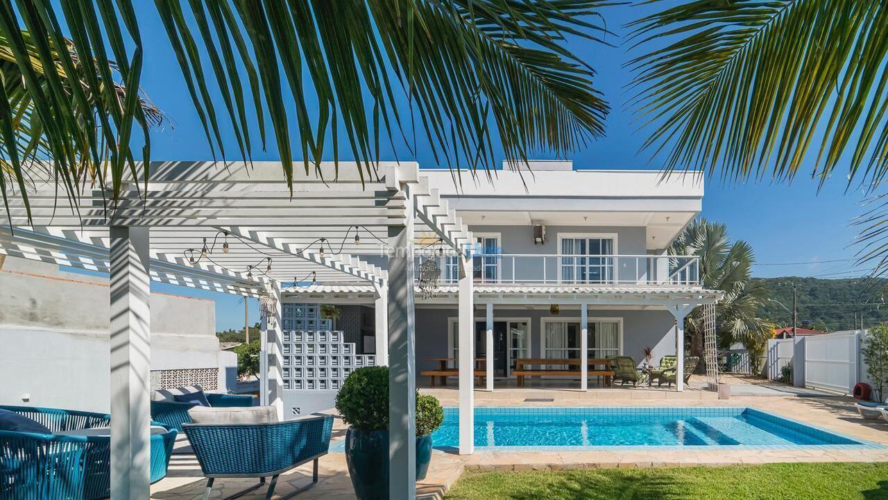 Casa para alquiler de vacaciones em Bombinhas (Praia de Zimbros)