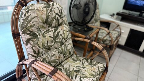 BM301 - Apê c/ Varanda | Ar Cond. | Garagem e Área de Lazer