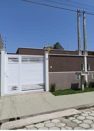 Beachfront house with pool in Itanhaém