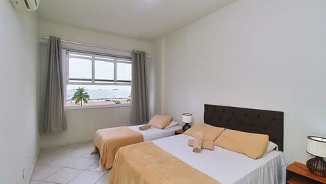 Atlantic Avenue - Copacabana facing the sea