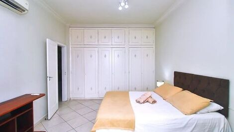 Atlantic Avenue - Copacabana facing the sea