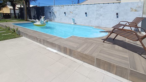 House in Cabo Frio with 3 suites and a swimming pool just a few steps from the sea!