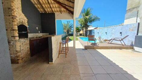 House in Cabo Frio with 3 suites and a swimming pool just a few steps from the sea!