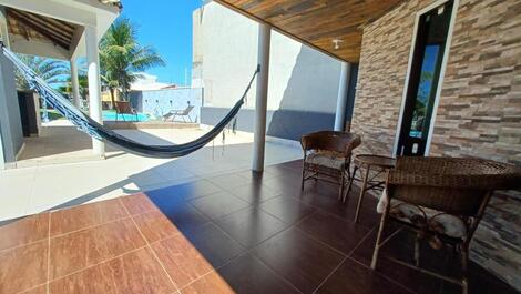 House in Cabo Frio with 3 suites and a swimming pool just a few steps from the sea!